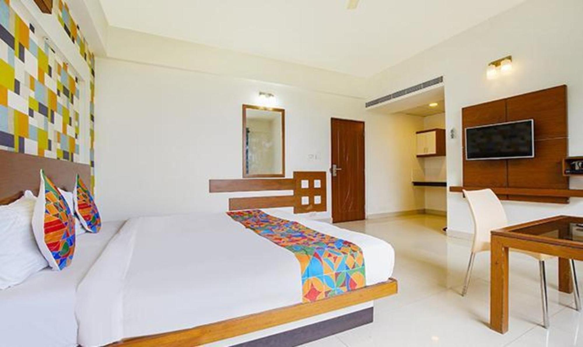 Fabhotel Emirates Suites - Sarjapur Road Bangalore Eksteriør bilde